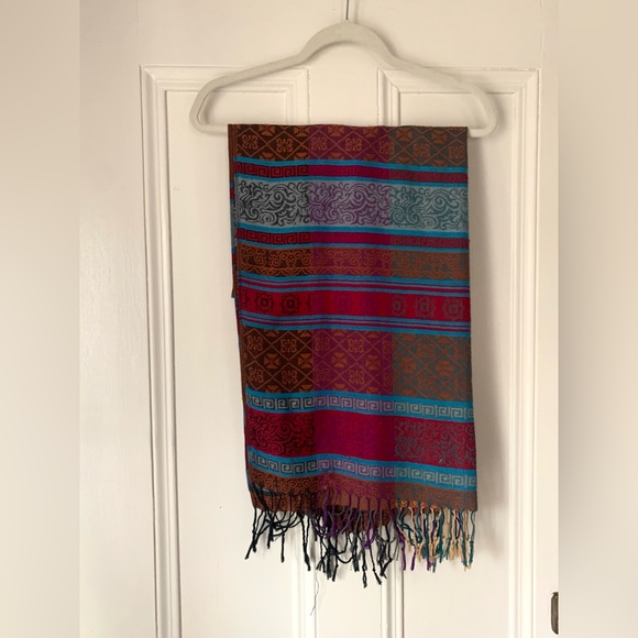 Multicolor Patterned Scarf - Picture 5 of 5